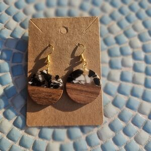 ❗️SOLD❗️Boho Wood and Resin Earrings
